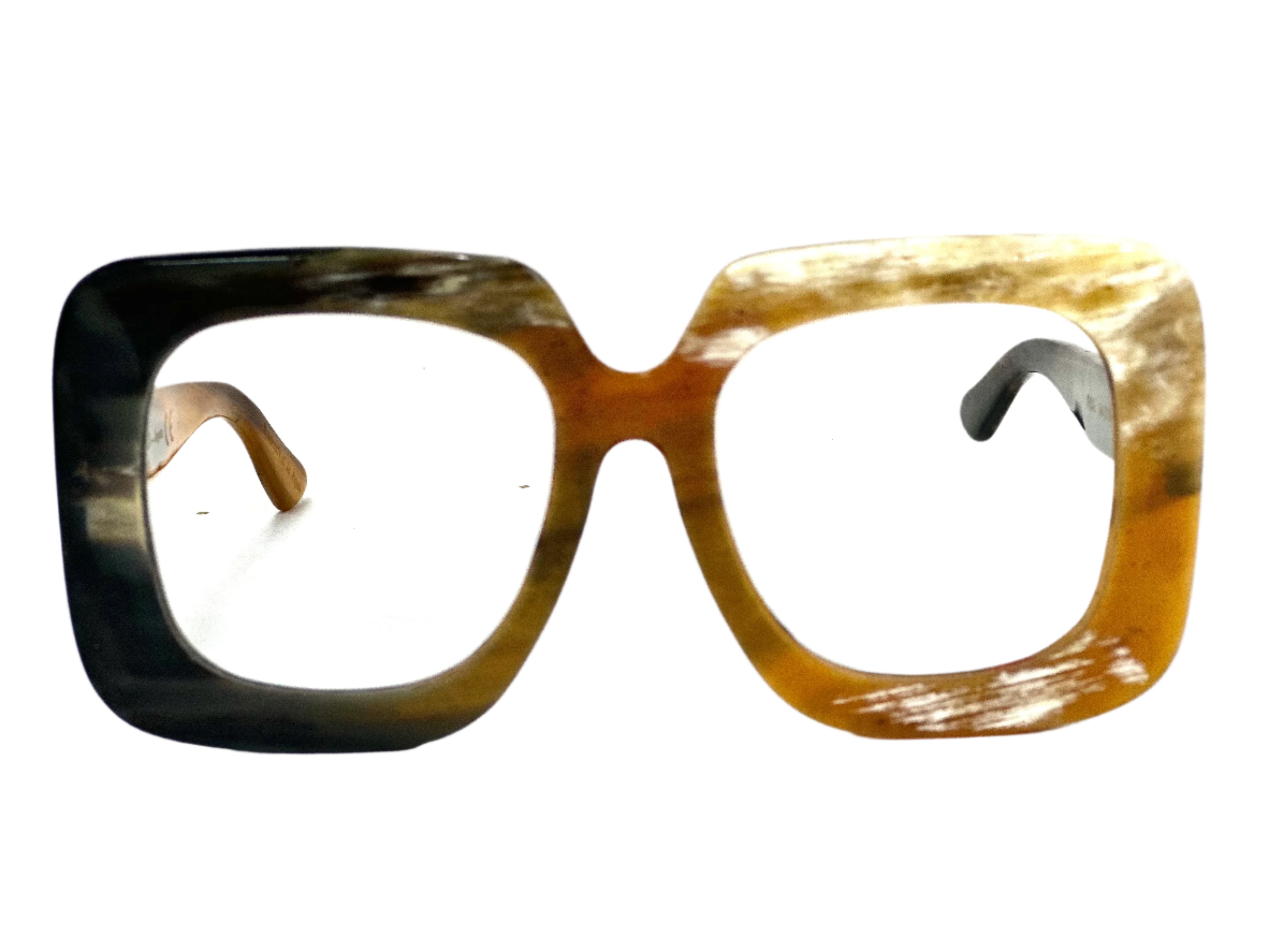 Fuse Genuine horn optical glasses with polycarbonate lenses - Handcrafted horn frames in black or mixed natural textures - Anti-glare polycarbonate lenses in horn frame optical glasses