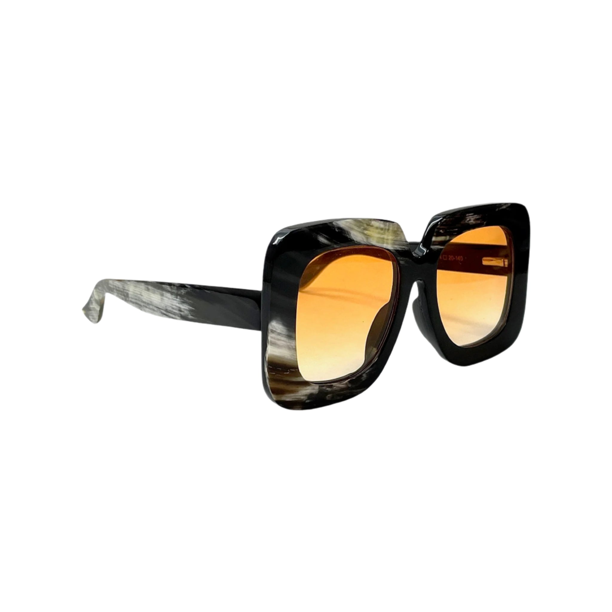 Fuse genuine horn material forms bold frame eyewear designs - Spring hinge mechanism on bold horn frame glasses - Orange gradient lenses with UV protection in collector edition - Scratch-resistant gradient orange lenses in handcrafted horn glasses