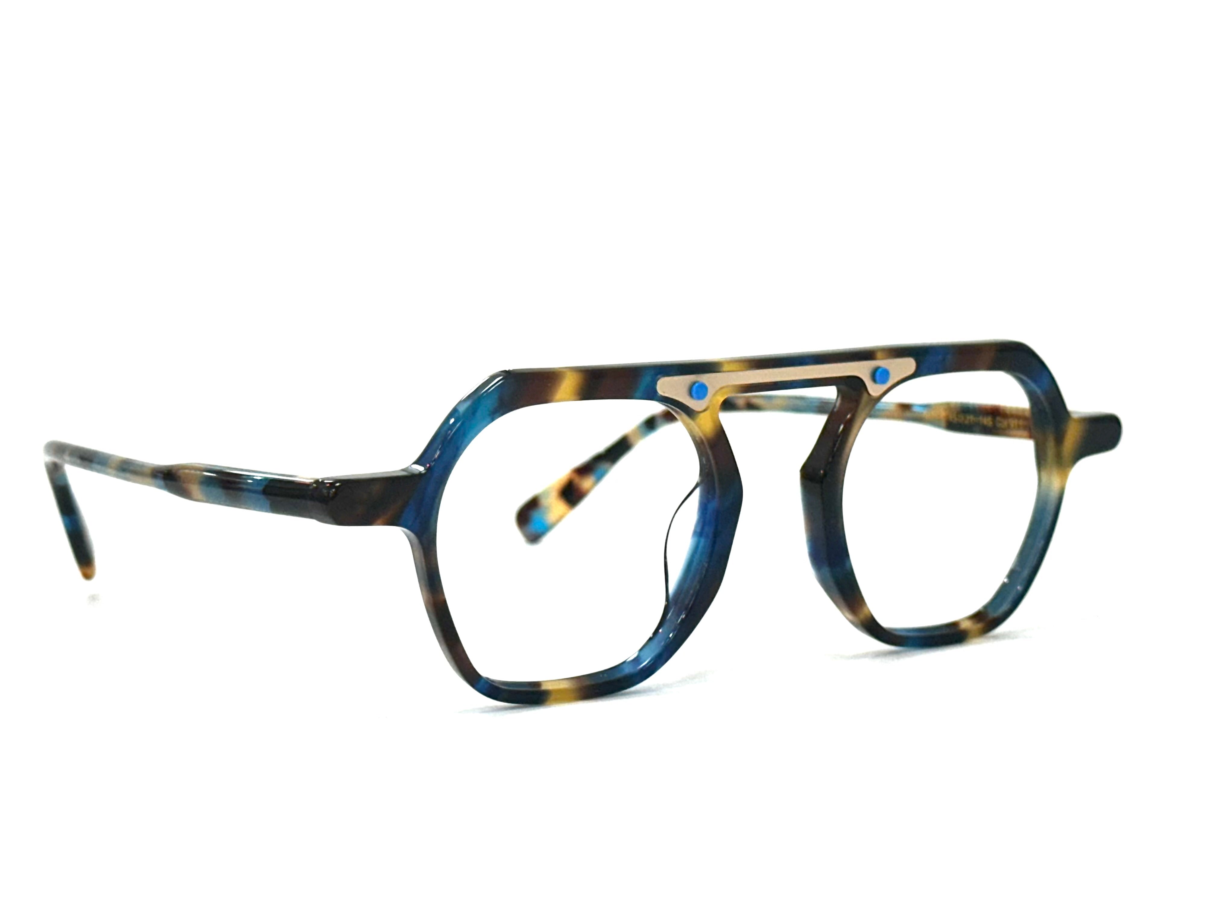 Wearing COMMANDER glasses for reading - COMMANDER glasses for computer work