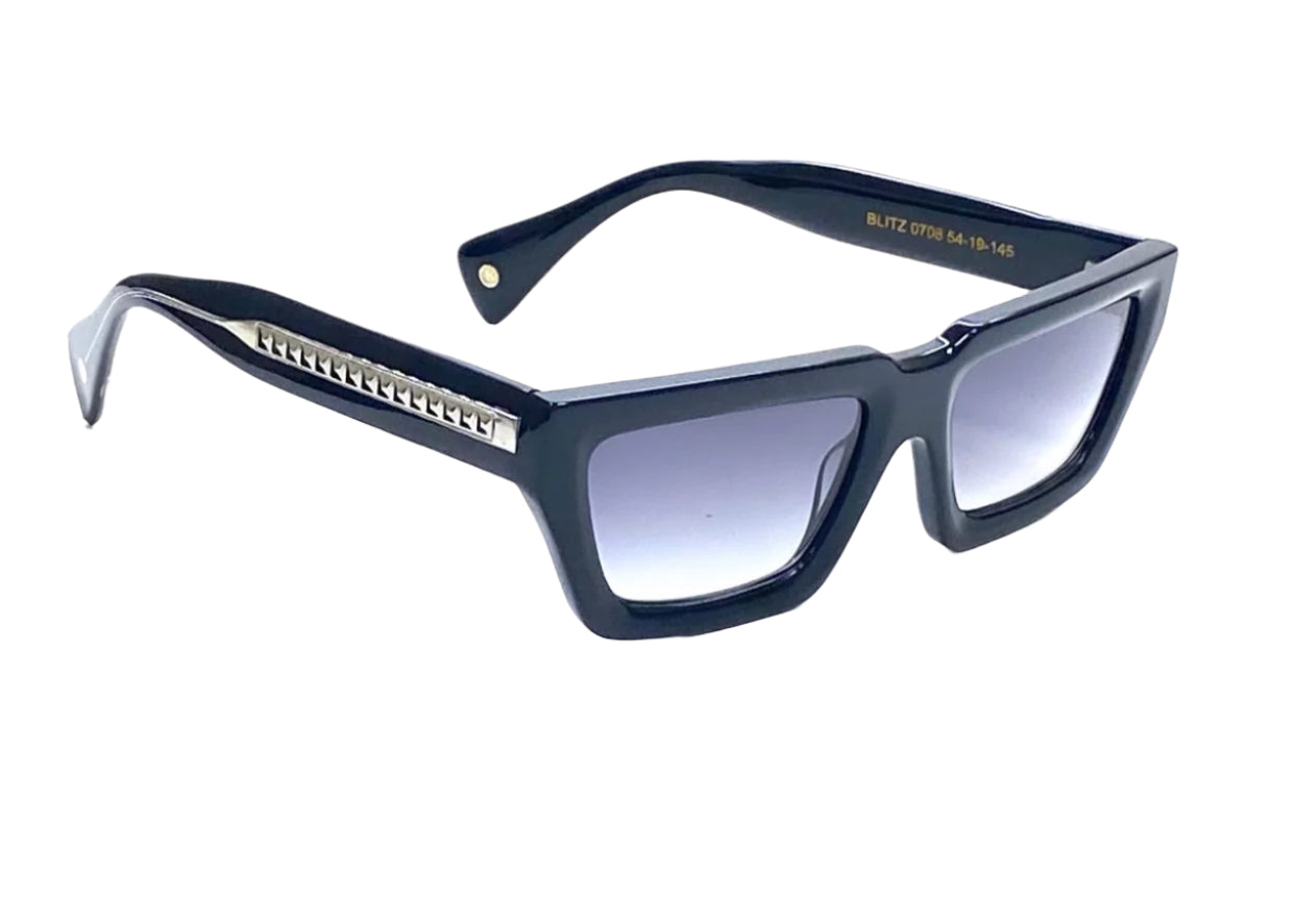  prada sunglasses women -  gucci sunglasses women - Kazoku Lunettes BLITZ product shot on face
