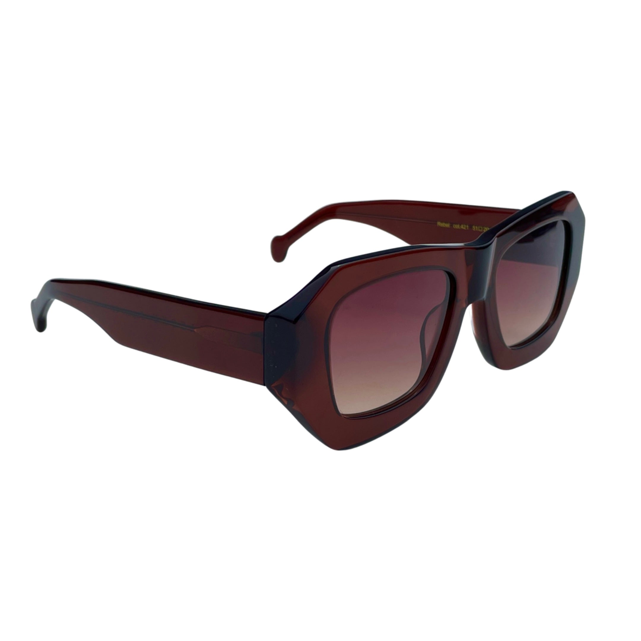 How to style bold gradient sunglasses with summer outfits - Comparison of gradient vs. solid lens sunglasses for sun glare