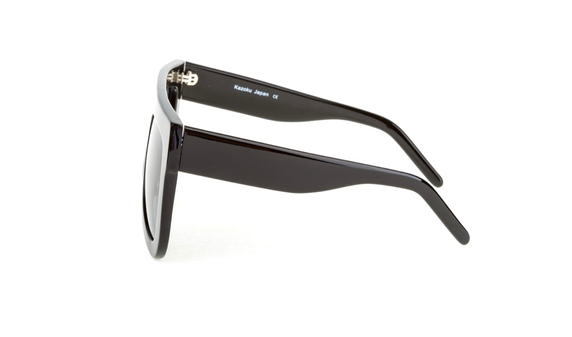 Undercover Premium polarized lenses compared to regular tinted lenses - Comfortable bridge design on statement sunglasses