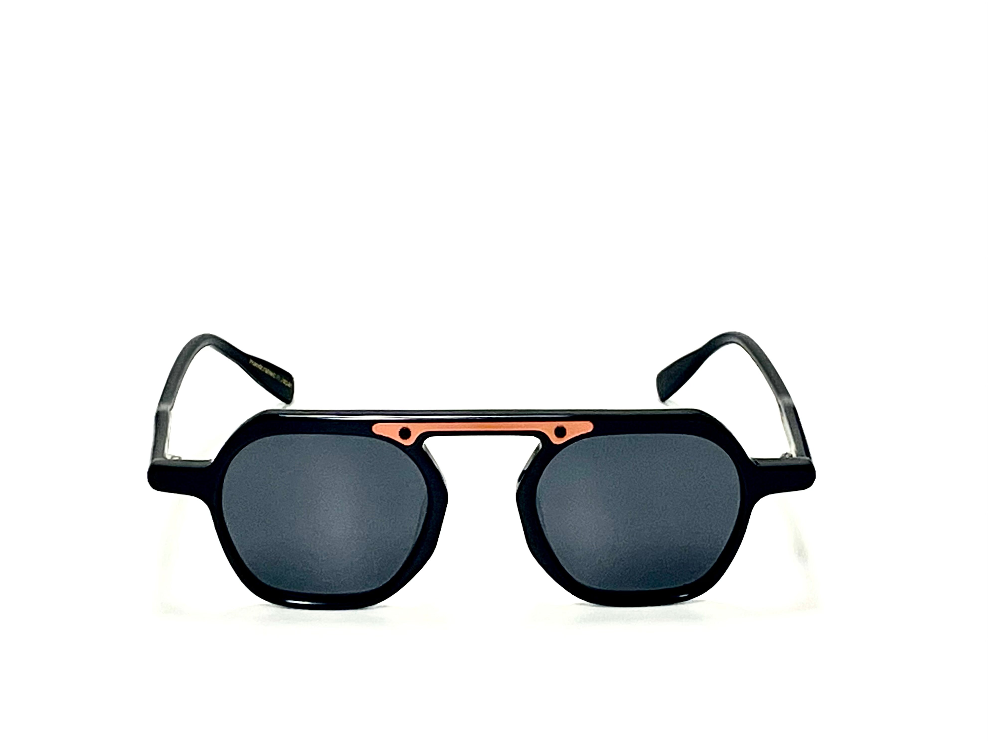 Commander Sunglasses
Polarized Sunglasses
UV Protection Eyewear
Scratch Resistant Sunglasses