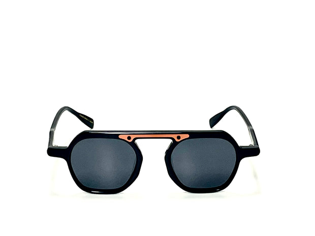 Commander Sunglasses
Polarized Sunglasses
UV Protection Eyewear
Scratch Resistant Sunglasses
