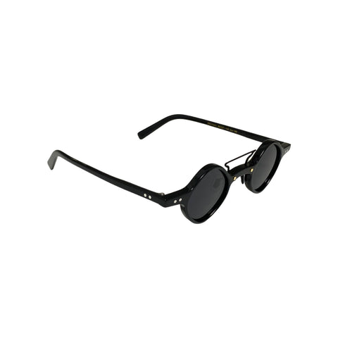 UV Defense Eyewear- Clarity with Polycarbonate- Scratch Resistance Shades- Fashionable Eyewear