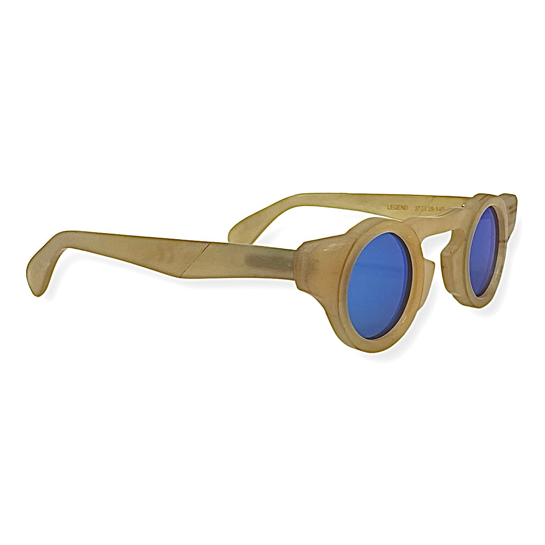 Legend Black buffalo horn sunglasses featuring unique natural texture - Honey-colored horn sunglasses – Legend series by Kazoku Lunettes - Luxury horn sunglasses with blue mirror lens for UV protection - Exclusive handcrafted horn frames – Legend sunglasses collection.