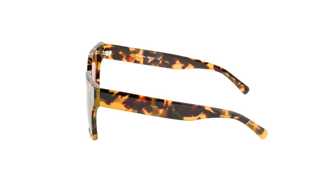 Madgie Comfortable bridge design for extended outdoor wear - Multi-barrel hinge system for long-lasting frame durability - Modern eyewear featuring both mirror and polarized features