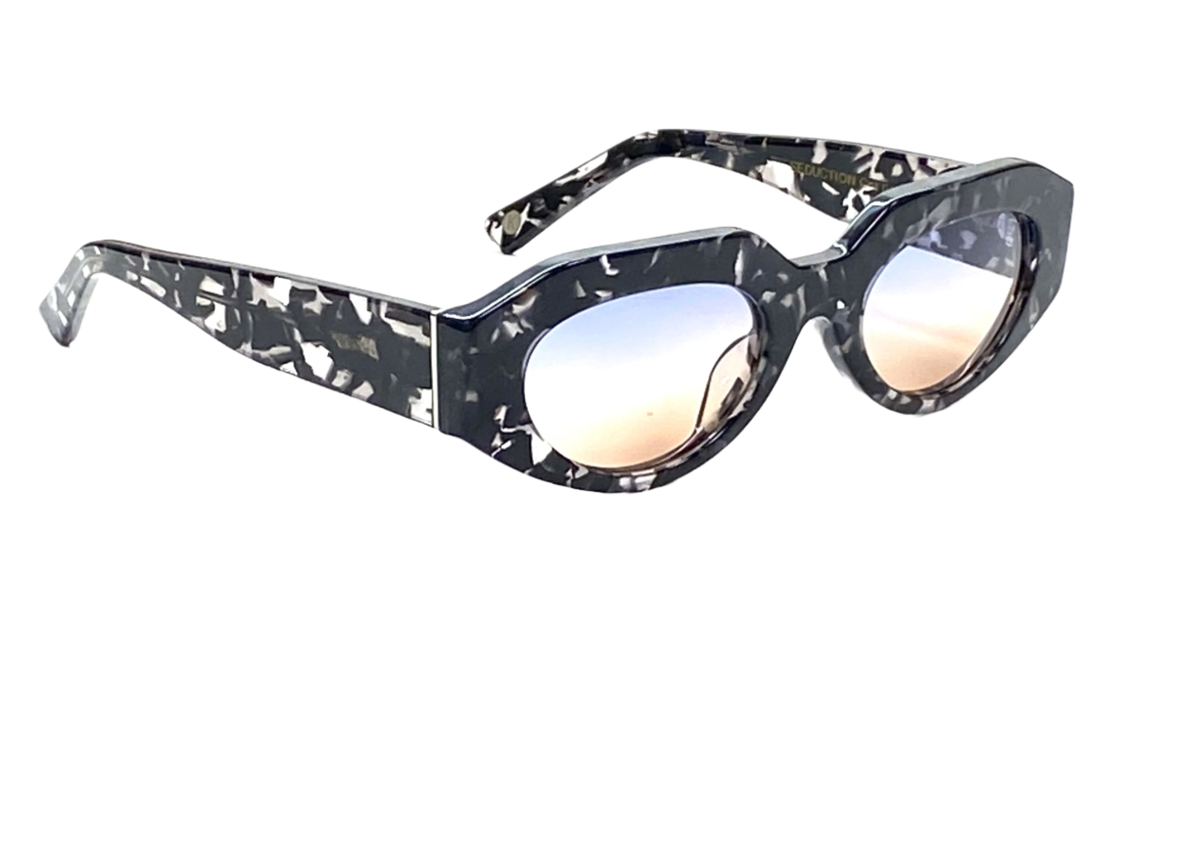 Sunglasses with a black frames - Seduction reading glasses for women and men - SEDUCTION on diverse face shapes - Back view showing secure temple fit - Lenses changing color in different lighting