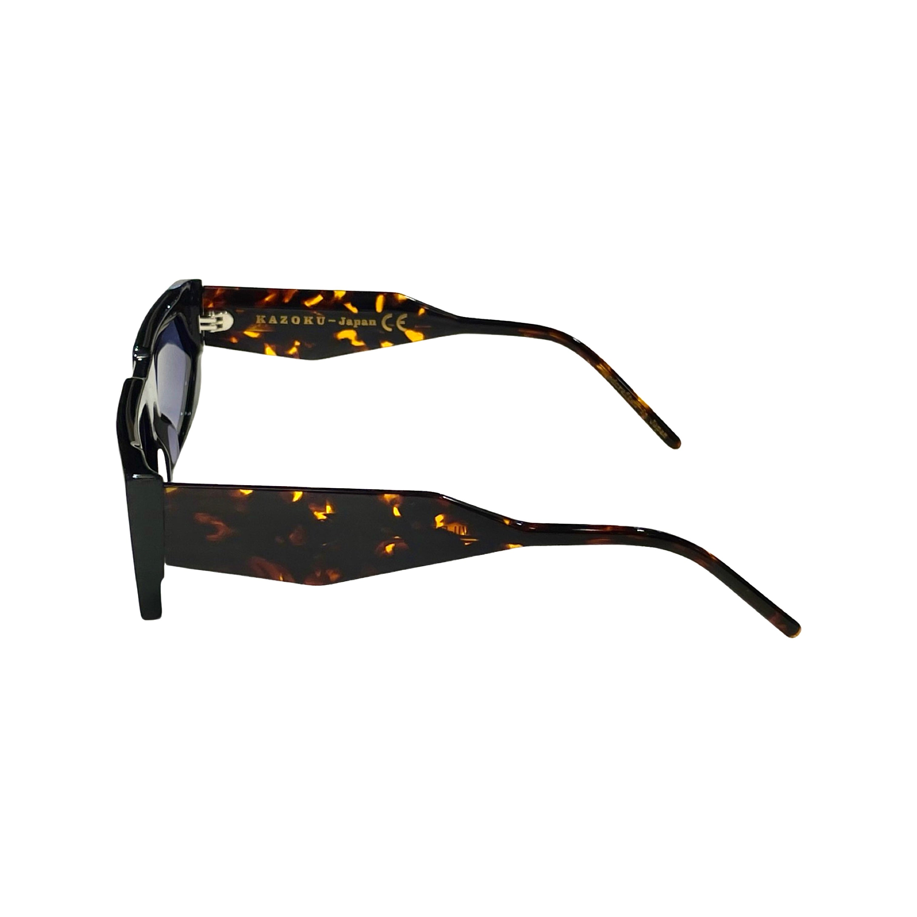 Versatile style for any occasion - Comfortable U-Fit bridge close-up
